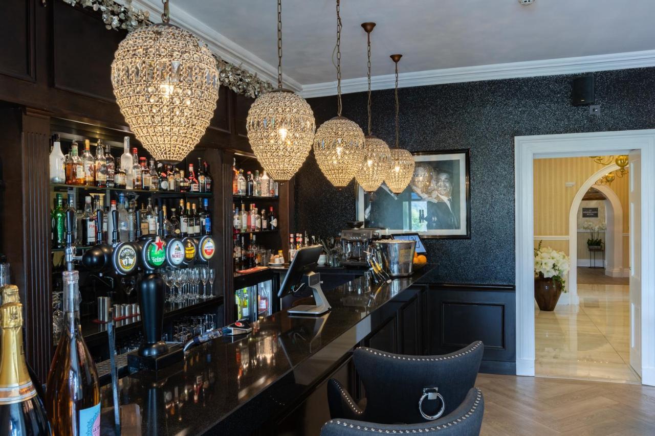 Lakes Hotel & Spa Bowness-on-Windermere Dış mekan fotoğraf The bar at the hotel