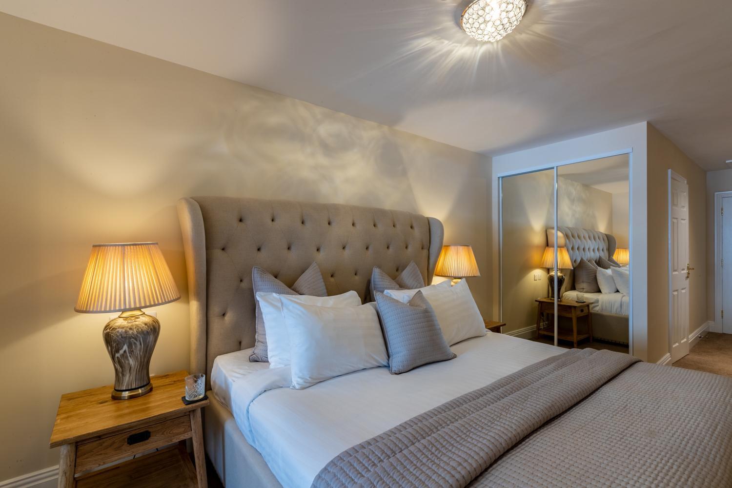 Lakes Hotel & Spa Bowness-on-Windermere Oda fotoğraf A bedroom at the hotel