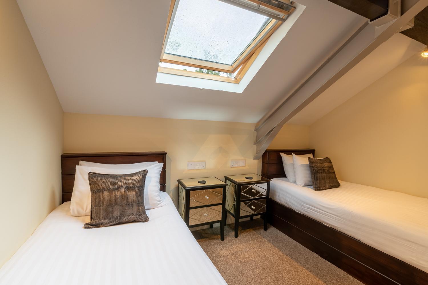 Lakes Hotel & Spa Bowness-on-Windermere Oda fotoğraf A room at the hotel