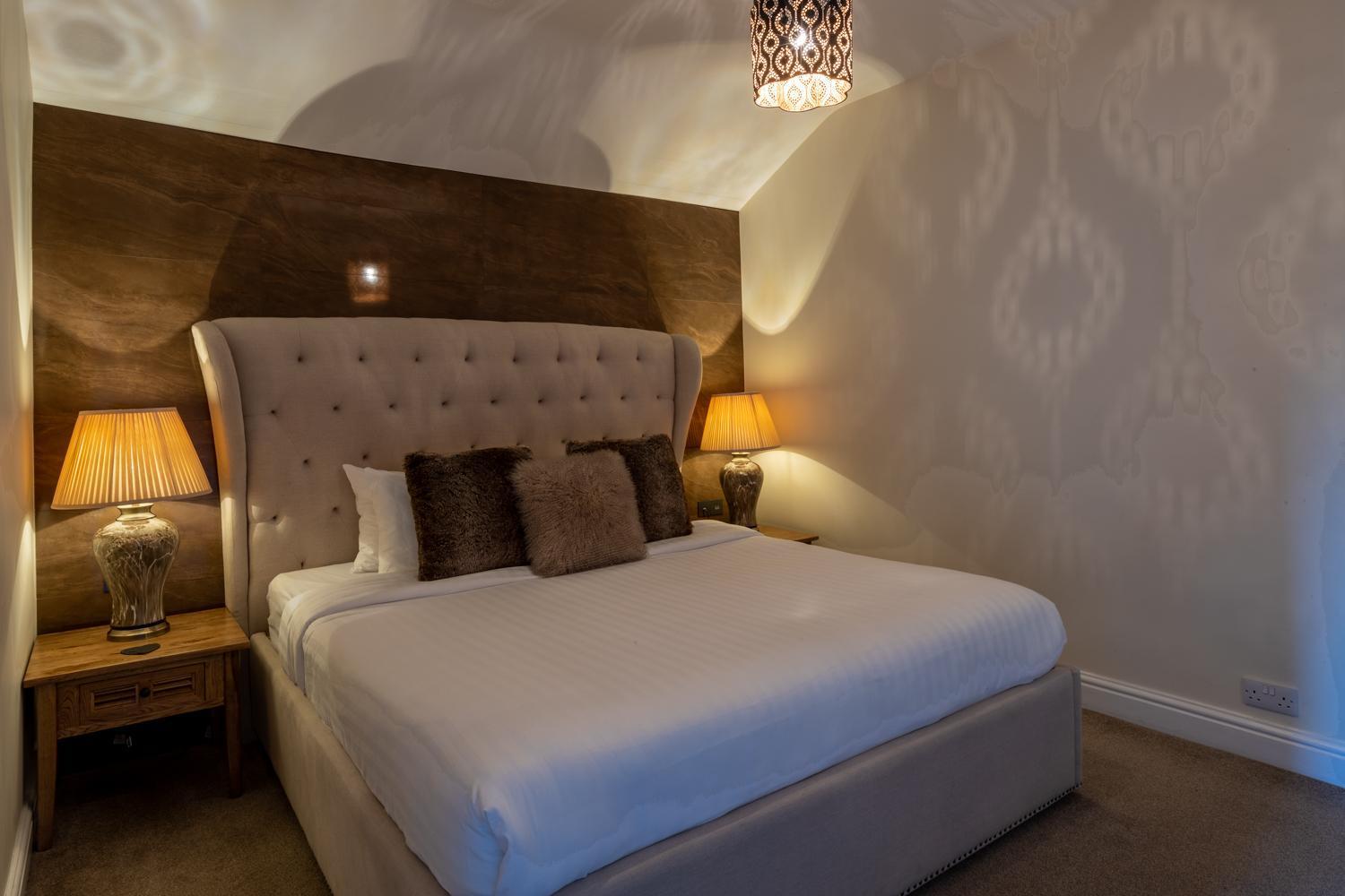 Lakes Hotel & Spa Bowness-on-Windermere Oda fotoğraf A bedroom at the hotel