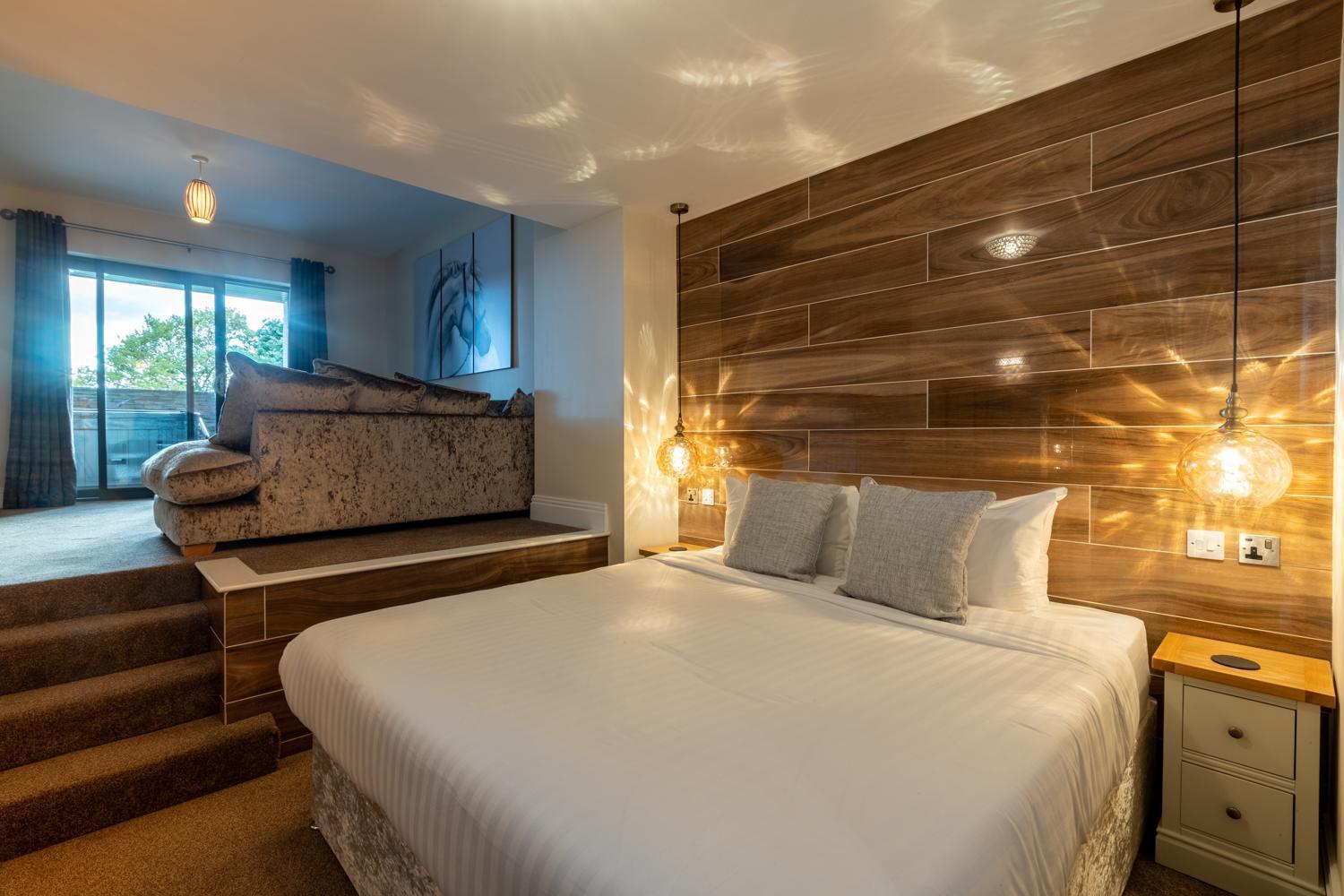 Lakes Hotel & Spa Bowness-on-Windermere Oda fotoğraf A bedroom at the hotel